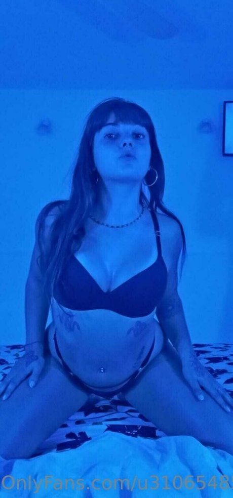 vampy alicia model naked galleries