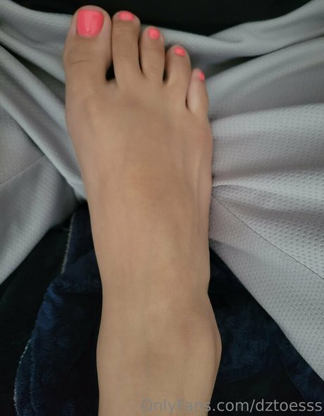 dztoesss model perfect pics