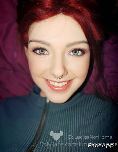 luciasnothome nudes model images