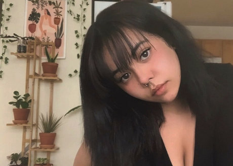 trappedbydecayingearth porn model pictures