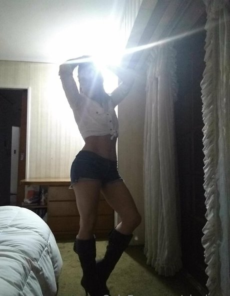 olesiana high quality actress picture