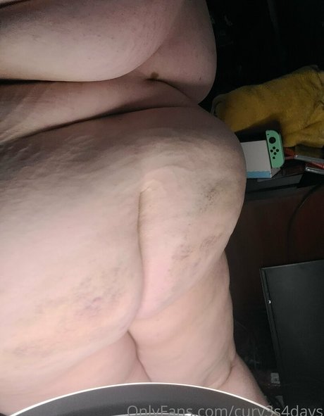 curv3s4days exclusive star pic