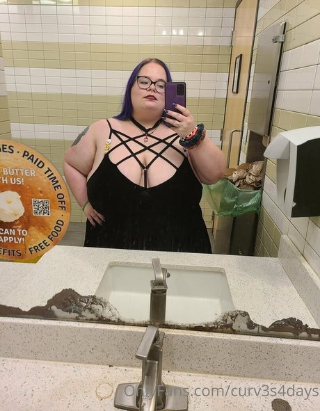 curv3s4days sex star image