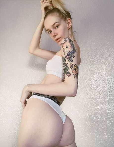 queengem__ hot star images