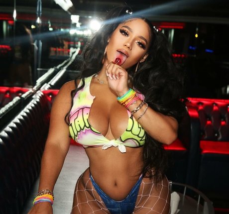 Makeawishstar pretty actress photo