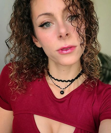 itsmisscurly Profile pic