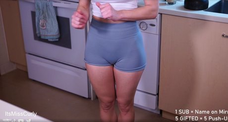 itsmisscurly adult star img