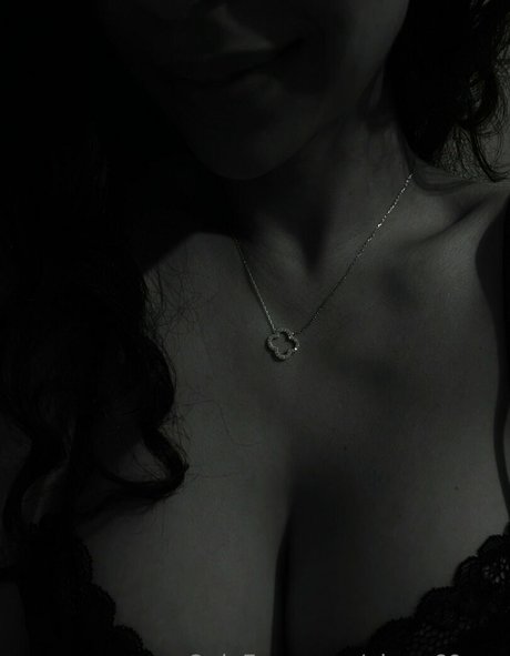 elena69eve star naked photo