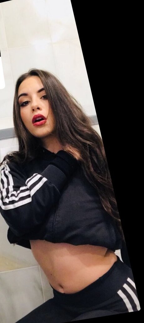 Carmenbrads hot model image