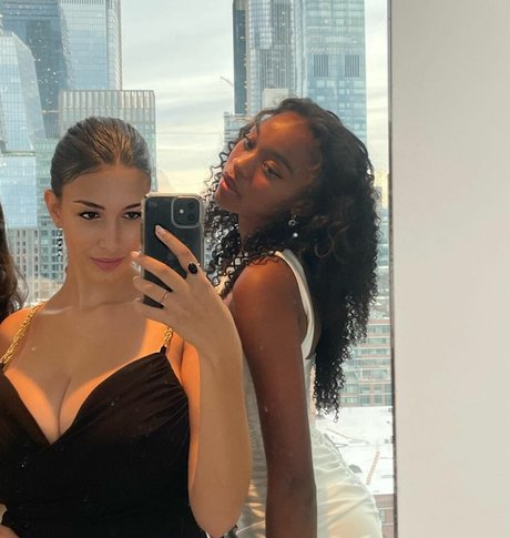 Leilani Azalea naked star archive