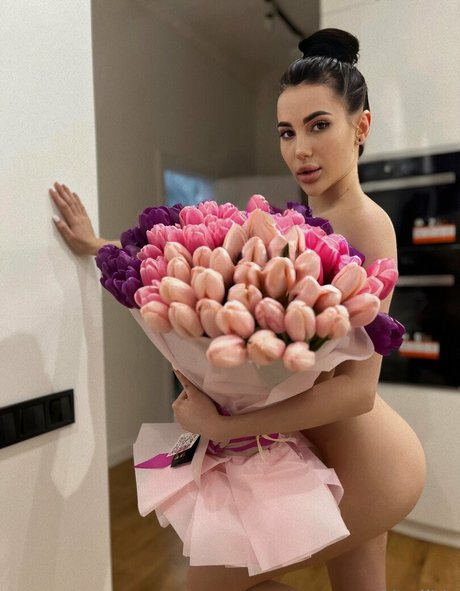 Nadinnadi pornstar nude archive