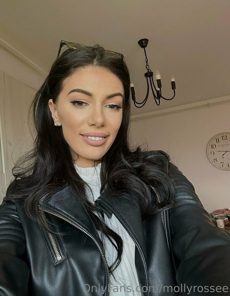 mollyrossee model pornographic image