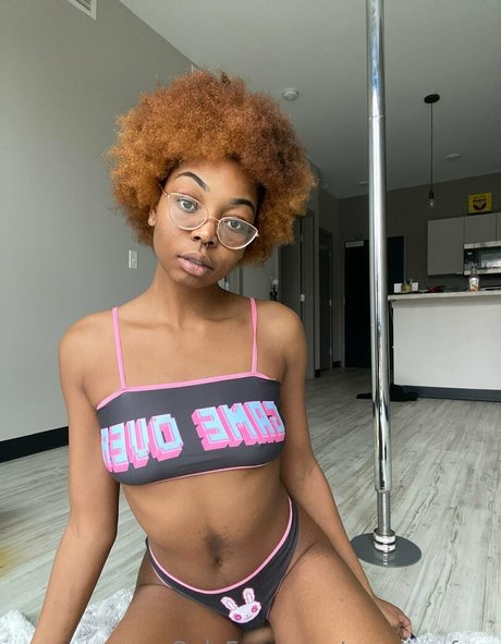 cynslimxfree pornstar exclusive images