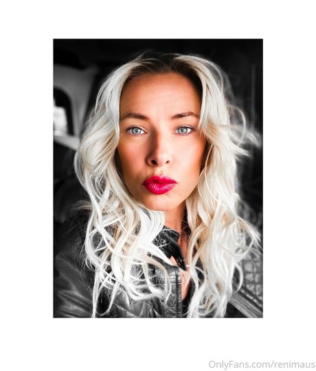 loveislove01 naked model image