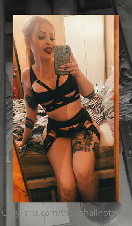 thoushallnotsimp art model photo