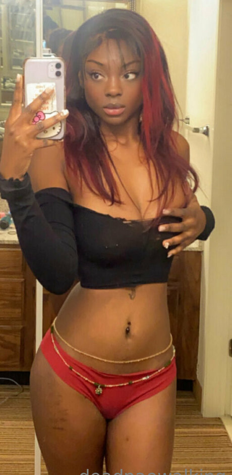 deadnaefree nude actress img