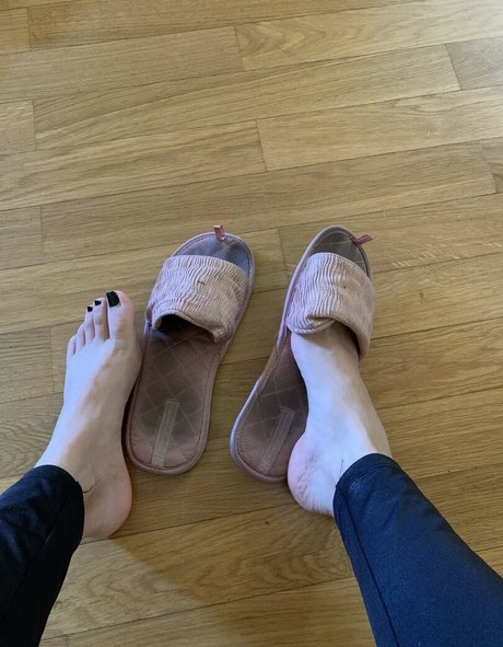 Goddess Kira pornstar sex image