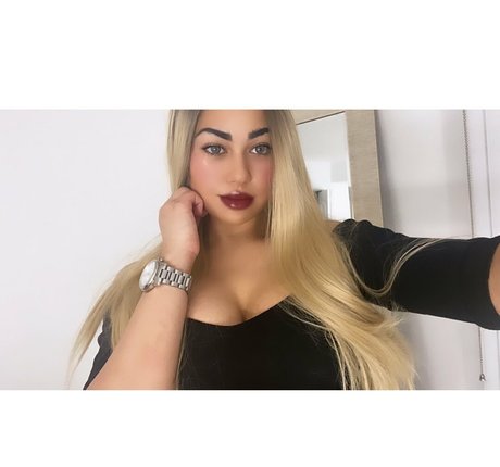 azariafreepage star perfect pic