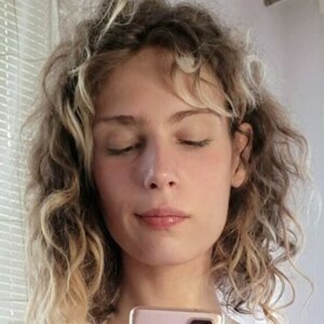 Marie Antoinette 2077 pornographic model photo