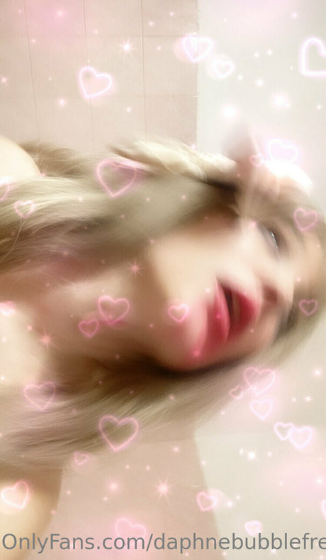 daphnebubblefree star nude pics
