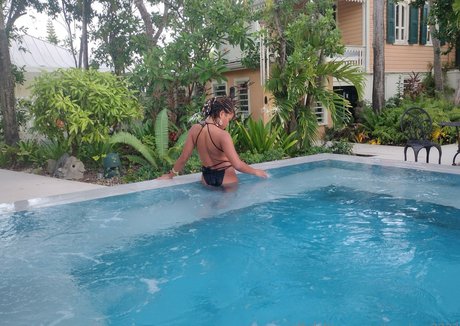 popular onlyfans exclusive picture