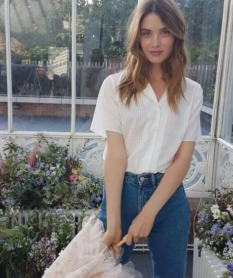 Juliet Searle perfect star pics