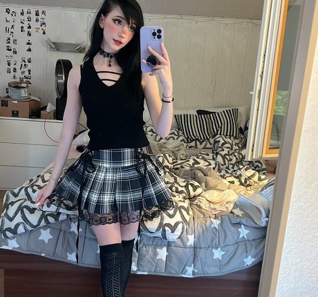 Nananightray pornstar nude picture