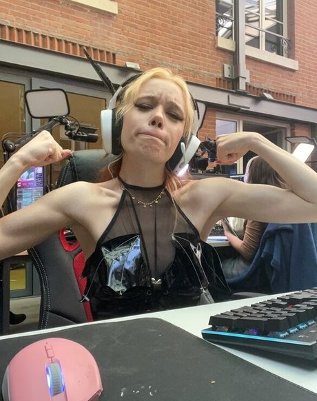 Seckooh pretty pornstar pictures