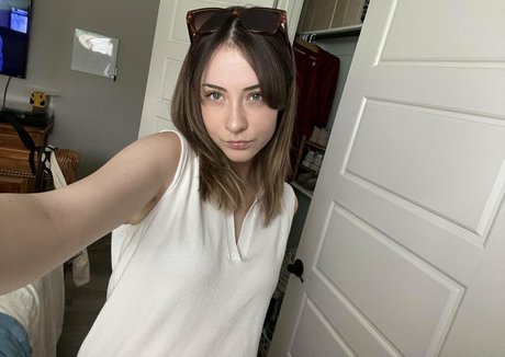 Kelsey Grzybowski star adult pic