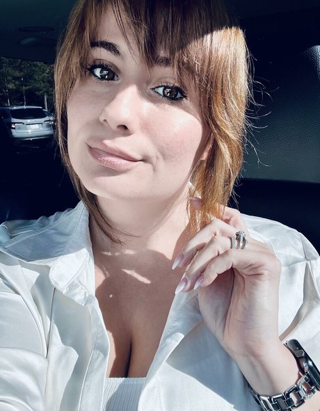 LillyBehave model xxx images