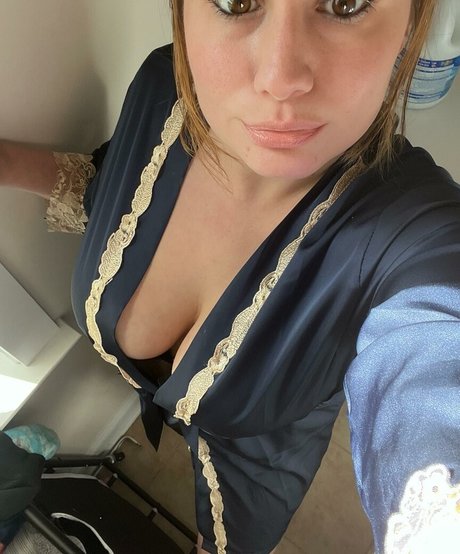 LillyBehave exclusive actress img