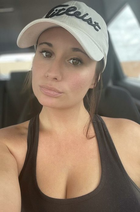 LillyBehave porn actress picture