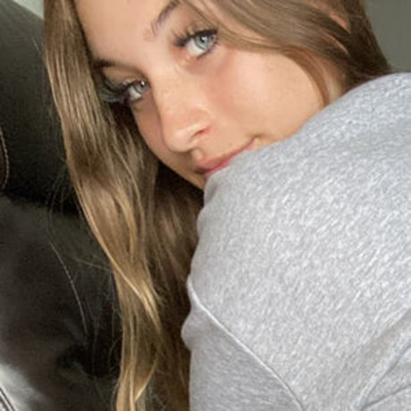 SarahRhyder model xxx pic