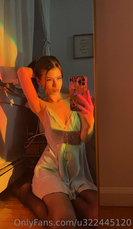 Nicole Kinsley porn model pic