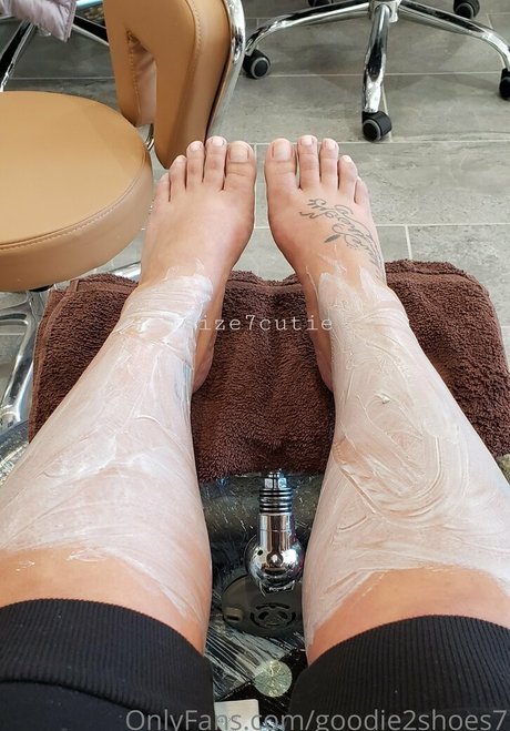 goodie2shoes7 adult actress pic