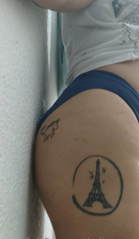 pinkiepiemid high quality model photo