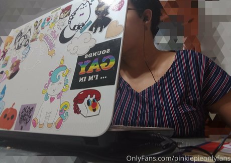 pinkiepiemid exclusive star pictures