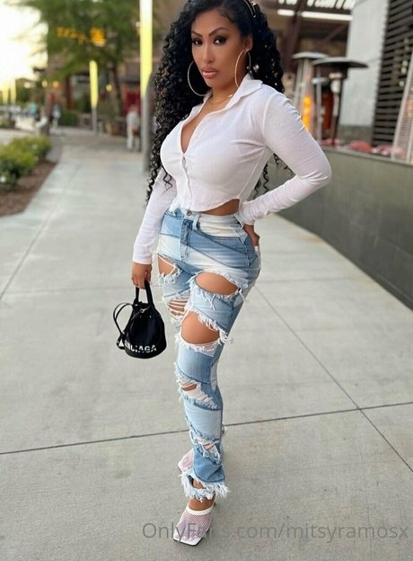 mitsyramosx pornstar nudes picture