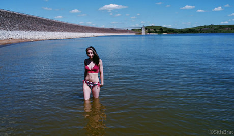 angzorahff hot actress photo