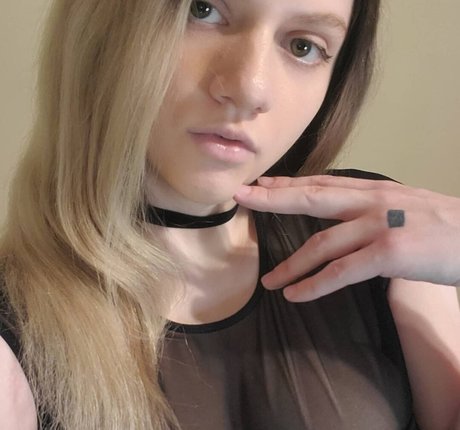 Annonalfa porn star photo