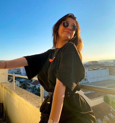 Nina Joy hot actress pic