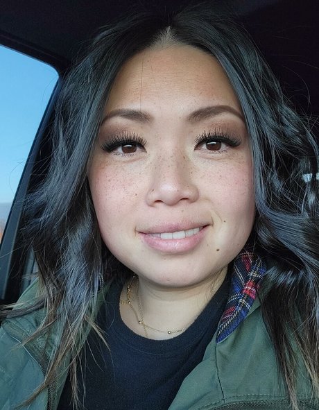 Miss Jee Yung erotic pornstar archive