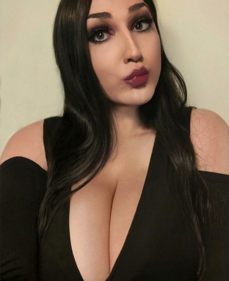 ThighHiBby model exclusive img