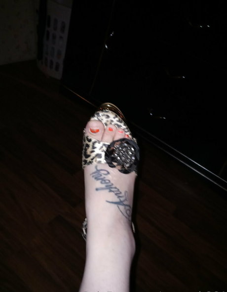 queen b864 model sexy pics