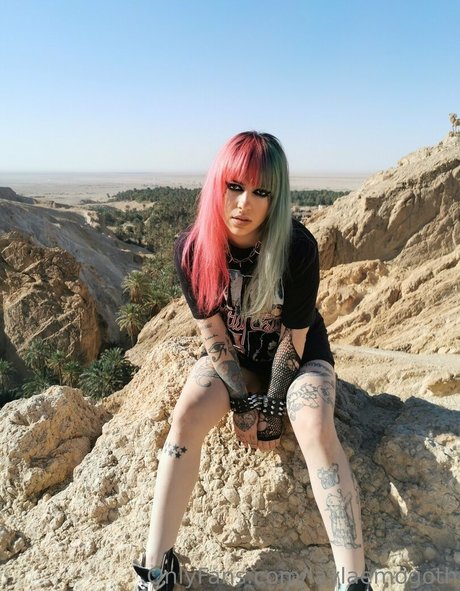 laylaemogoth hd pornstar img