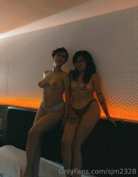 sjm2328 erotic model img