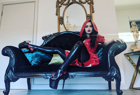 Empress Poison model art picture