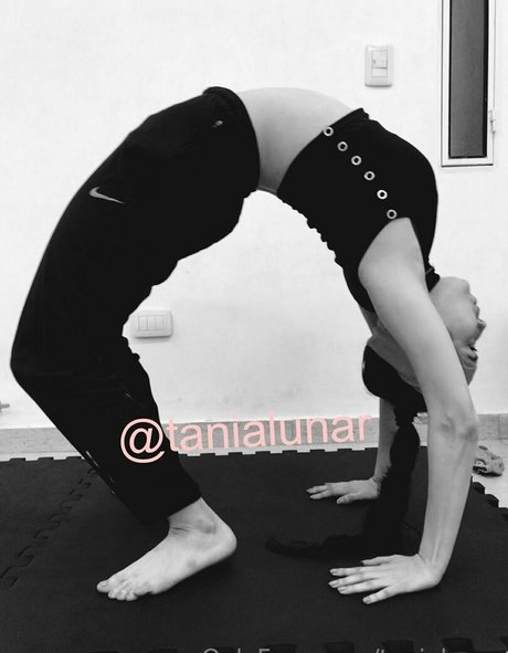 tanialunar hot model pics