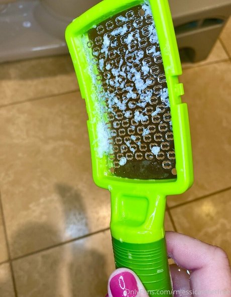 rnjessicasfeetfree art model gallery