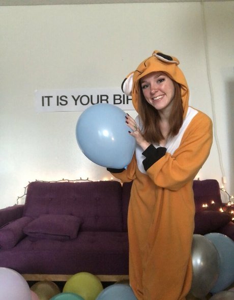 lilyevansfree xxx actress pic